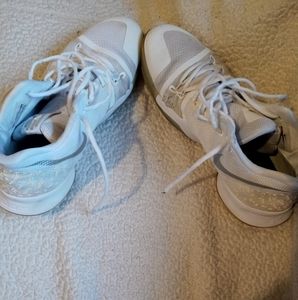 Kyrie 3's White Chrome